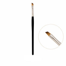 Load image into Gallery viewer, Ben Nye Makeup Brush - Angle
